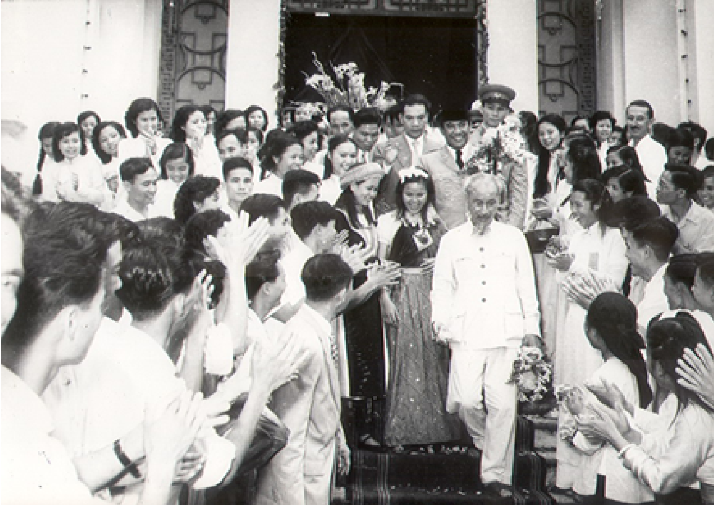 Năm 1959, thăm Đại học Tổng hợp Hà Nội, Chủ tịch Hồ Chí Minh nhấn mạnh thầy trò phải học chủ nghĩa Mác – Lênin, chính trị và lịch sử cách mạng để góp phần xây dựng đất nước.