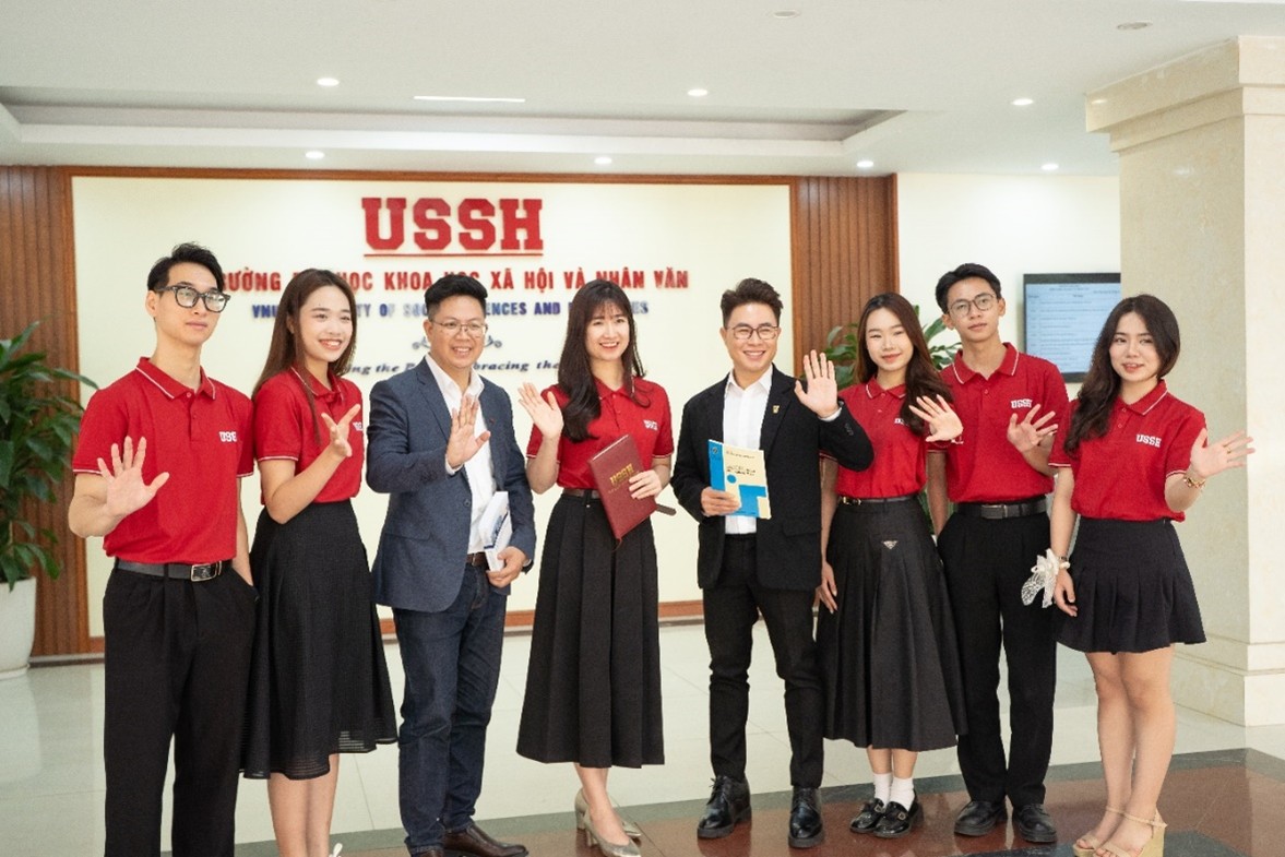 Giảng viên và học viên Nhà trường